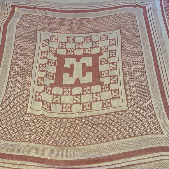 Escada scarf/wrap - Picture 3 of 9